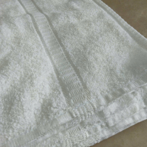 Khăn mặt khách sạn B F bóng 100gr